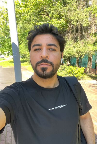  ,   Karim, 32 ,   ,   