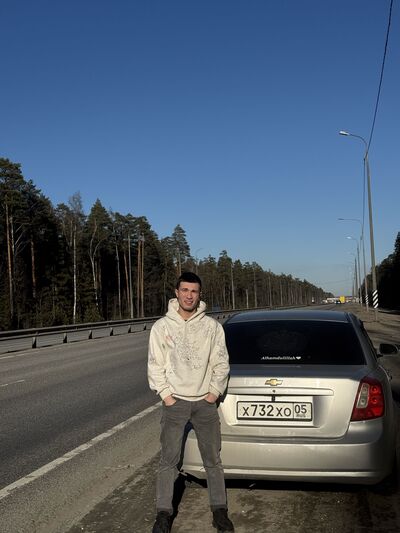  ,   Azizbek, 21 ,   ,   