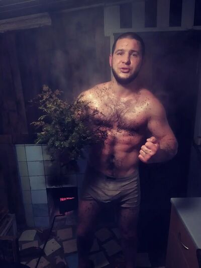  ,   Artur, 33 ,   ,   , c 