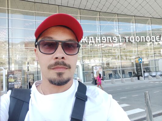  ,   Mikhail, 37 ,   ,   