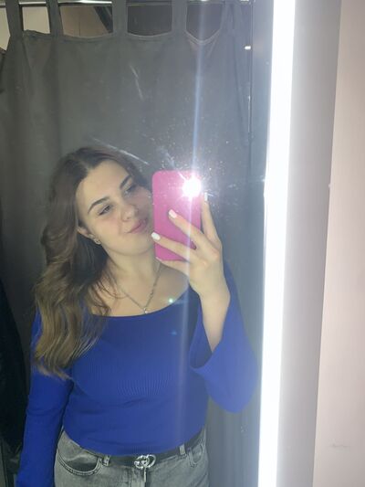  ,   Tania, 19 ,   ,   