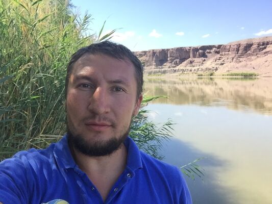  ,   Mihail, 37 ,   ,   