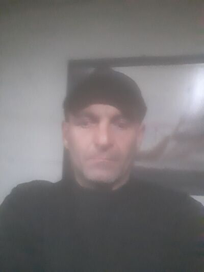  ,   Armen, 42 ,   , 