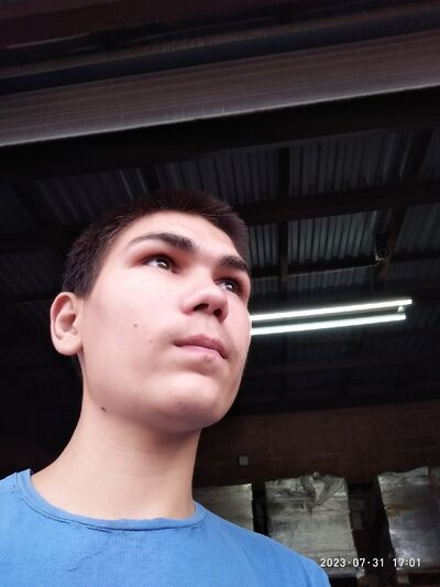  ,   Viktor, 20 ,   ,   