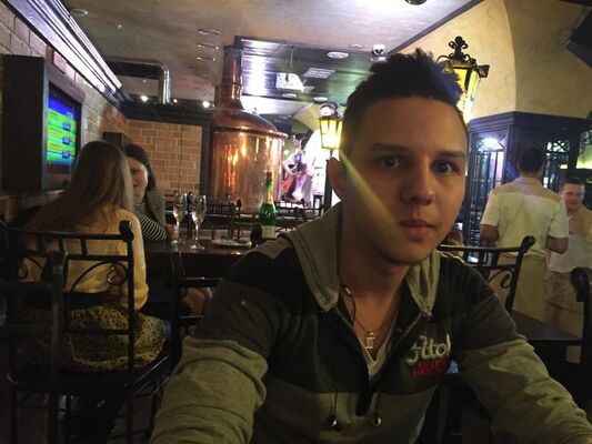  ,   Mehdi, 32 ,   , 
