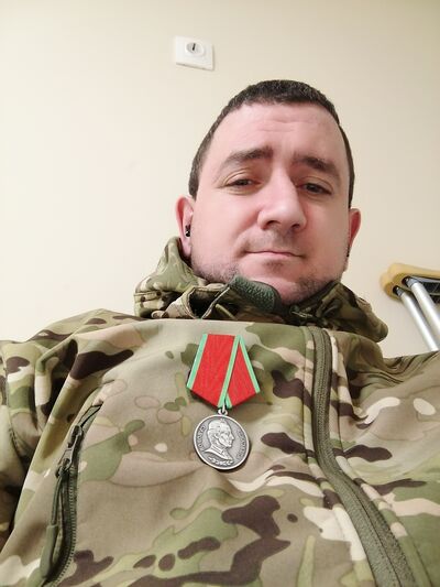  ,   Kiril, 32 ,   ,   , c , 