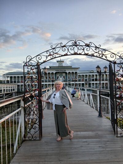  -,   Lilia, 54 ,     , c 