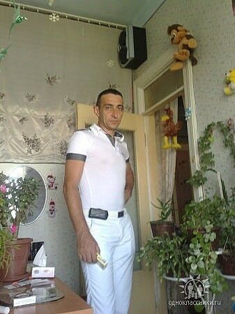  ,   Eduard, 45 ,   