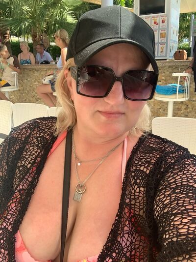  ,   Yulia, 42 ,   c 
