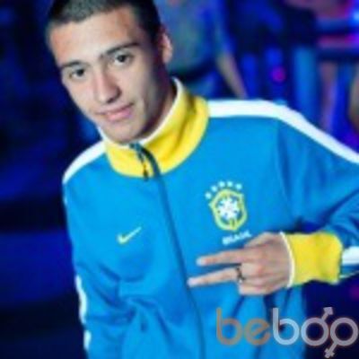 ,   Artem, 31 ,   
