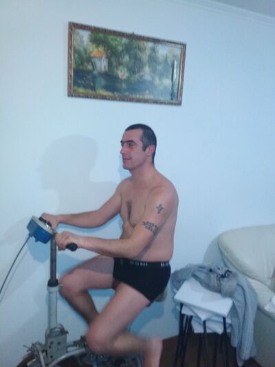  ,   Artur, 42 ,   ,   , c 