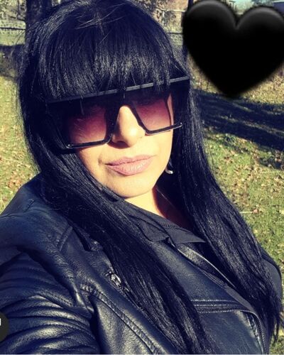  ,   Nana, 42 ,   c 