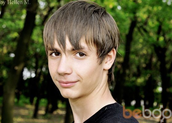  ,   Sacha, 32 ,   