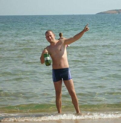  ,   Valentin, 44 ,   ,   , c 