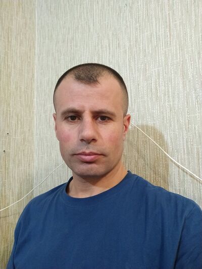  -,   Fawaz, 42 ,   ,   , c 