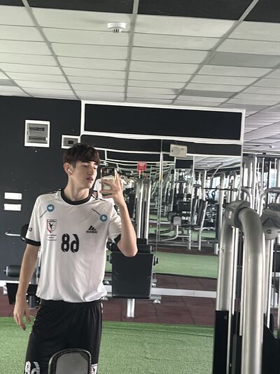  Tuzla,   , 18 ,   