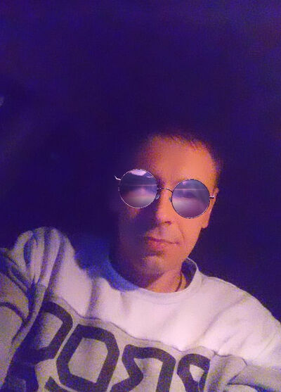  ,   Denis, 40 ,   ,   , c 