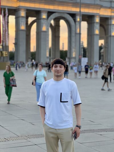  New York City,   Bexruz, 24 ,   ,   