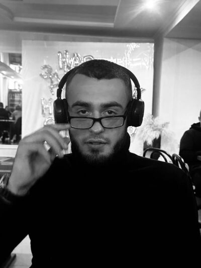  ,   Eldar, 22 ,   ,   