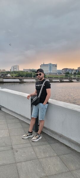  ,   Zinou, 32 ,   c , 