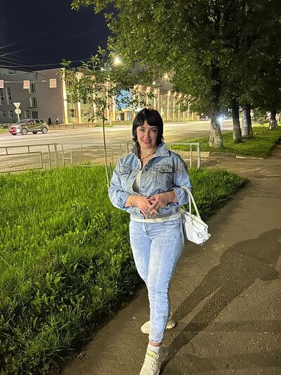  ,   Emma, 47 ,   ,   
