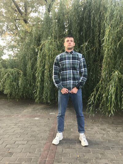  ,   Sasha, 31 ,     
