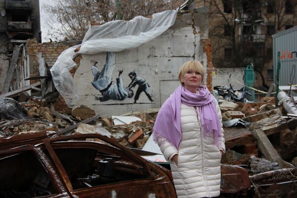 ,   Gala, 62 ,   ,   