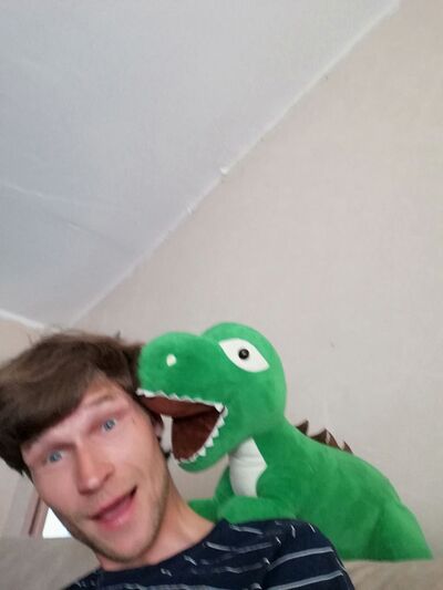  ,   Georgy, 37 ,     , c 