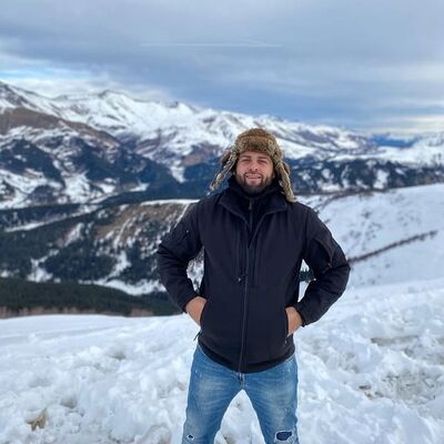  ,   Vladislav, 33 ,   ,   