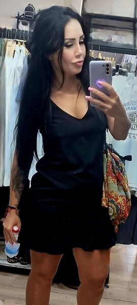  ,   Viktoria, 44 ,  