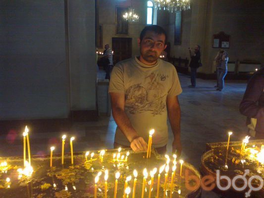  ,   Armen, 40 ,   