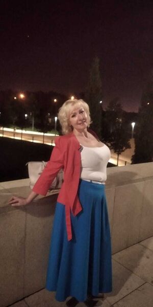  ,   Elena, 43 ,   ,   