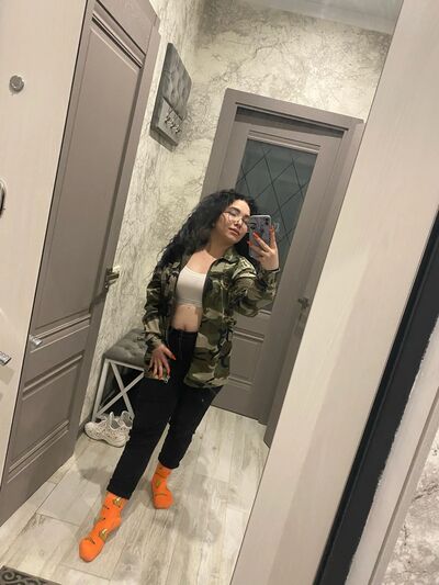  ,   Renata, 22 ,   ,   