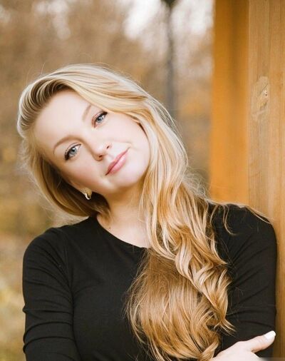  ,   Elena, 42 ,   ,   