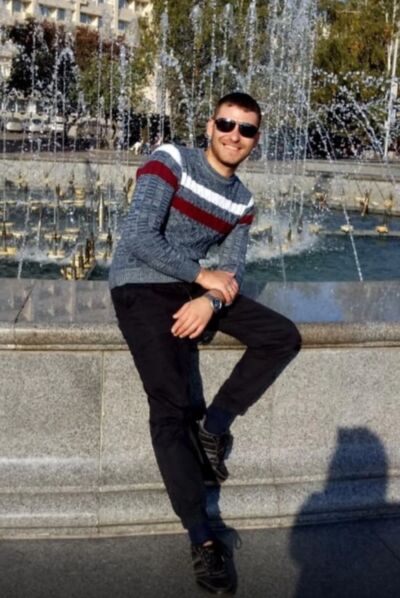  ,   Dzhon, 33 ,   ,   , c 