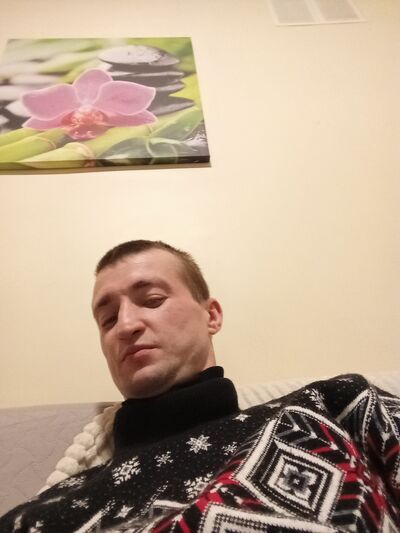  ,   Mark, 32 ,   ,   