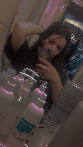  ,   Anna, 30 ,   