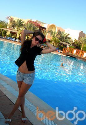  ,   Anna, 32 ,  