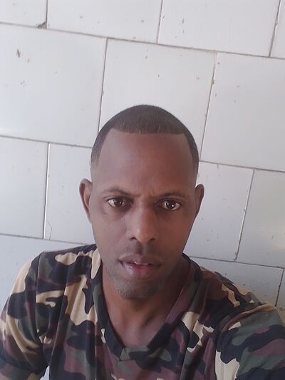  ,   Yerendy, 40 ,     , c 