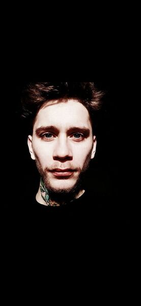  ,   Viktor, 26 ,   ,   