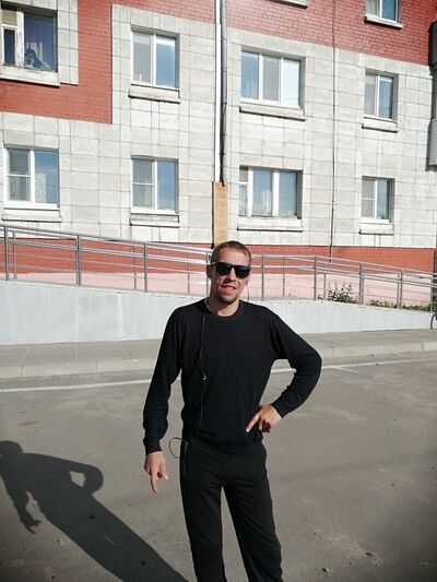  ,   Alexs, 43 ,  