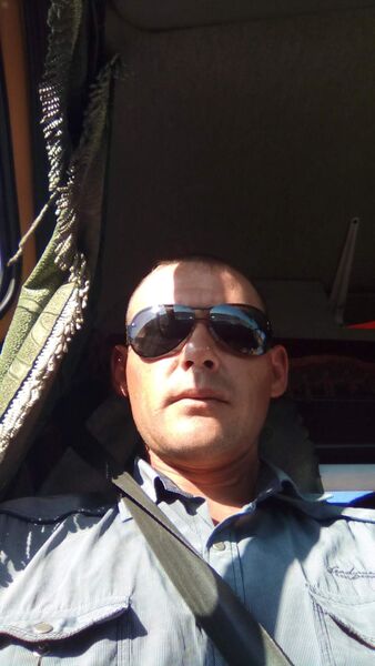  -,   Maxim, 37 ,   ,   , c , 
