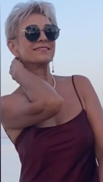  ,   Tatiana, 64 ,   c 