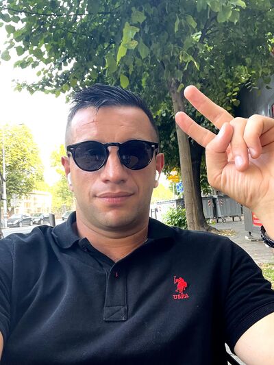 ,   Alex, 33 ,   ,   