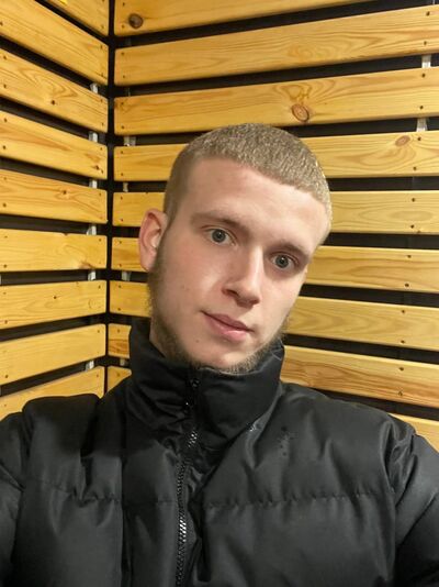  Singleton,   Vladis, 26 ,     , c 