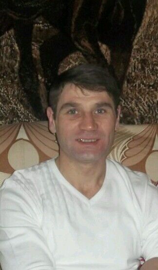 8742106  Igor, 47 ,    