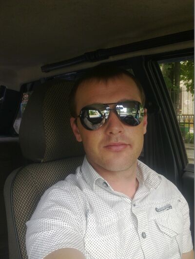  ,   Alex, 42 ,   