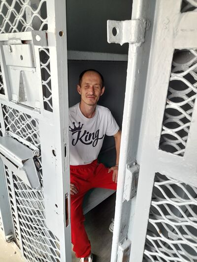  ,   Denis, 40 ,   ,   , c 
