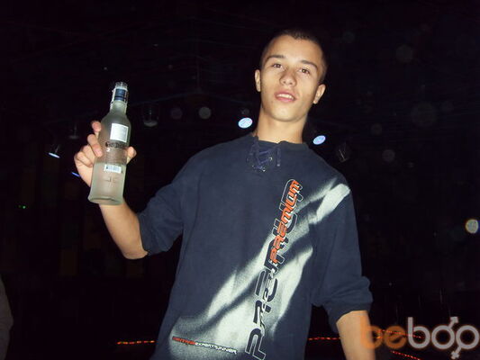  ,   Vano, 32 ,  