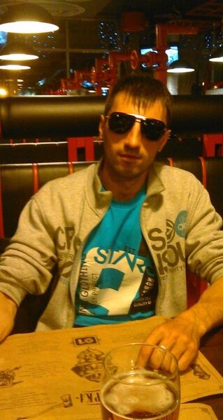  ,   Alek, 44 ,   